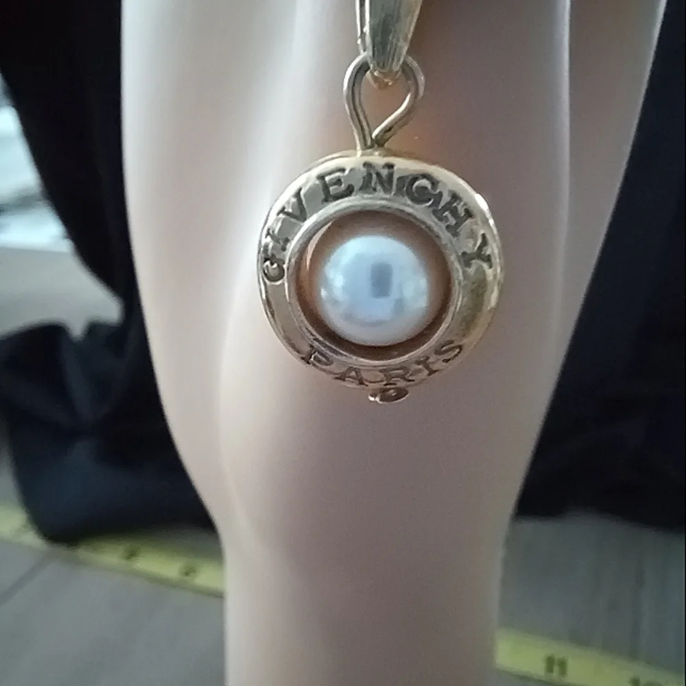 Rare Givenchy Paris Faux Pearl Matte Gold Necklace Vintage 1980s